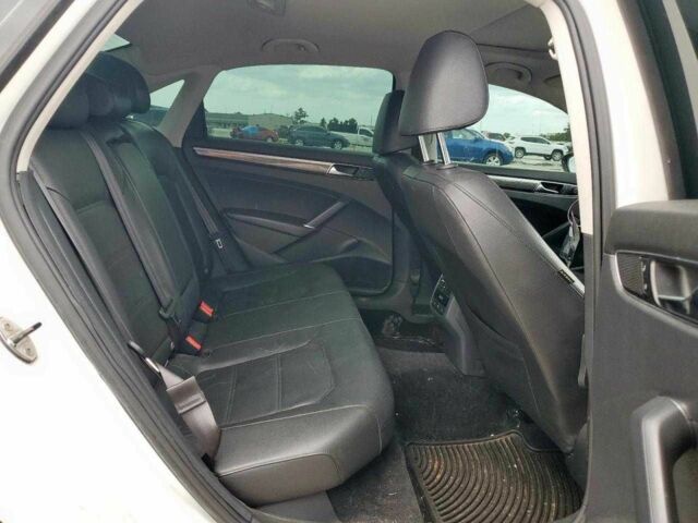 Черный Фольксваген Пассат, объемом двигателя 1.8 л и пробегом 78 тыс. км за 2300 $, фото 9 на Automoto.ua