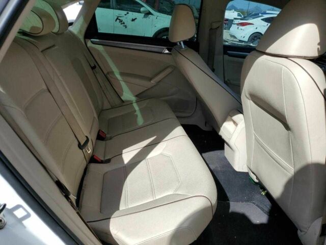 Черный Фольксваген Пассат, объемом двигателя 1.8 л и пробегом 79 тыс. км за 2300 $, фото 9 на Automoto.ua