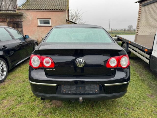Черный Фольксваген Пассат, объемом двигателя 1.6 л и пробегом 208 тыс. км за 6550 $, фото 5 на Automoto.ua
