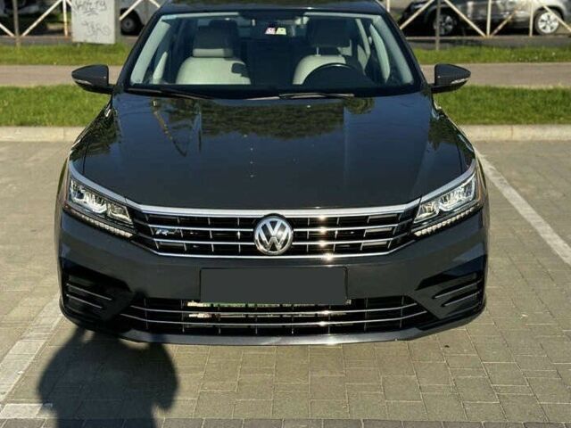 Черный Фольксваген Пассат, объемом двигателя 1.8 л и пробегом 95 тыс. км за 10000 $, фото 6 на Automoto.ua