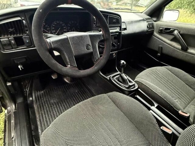 Черный Фольксваген Пассат, объемом двигателя 1.9 л и пробегом 1 тыс. км за 1200 $, фото 4 на Automoto.ua