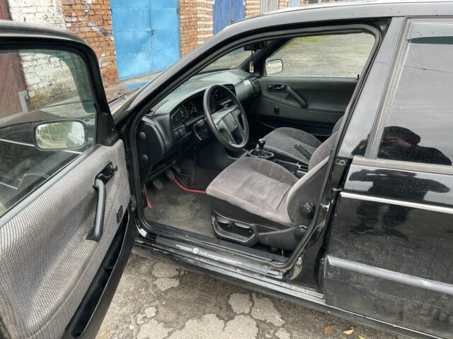 Чорний Фольксваген Пассат, об'ємом двигуна 1.8 л та пробігом 530 тис. км за 1900 $, фото 5 на Automoto.ua