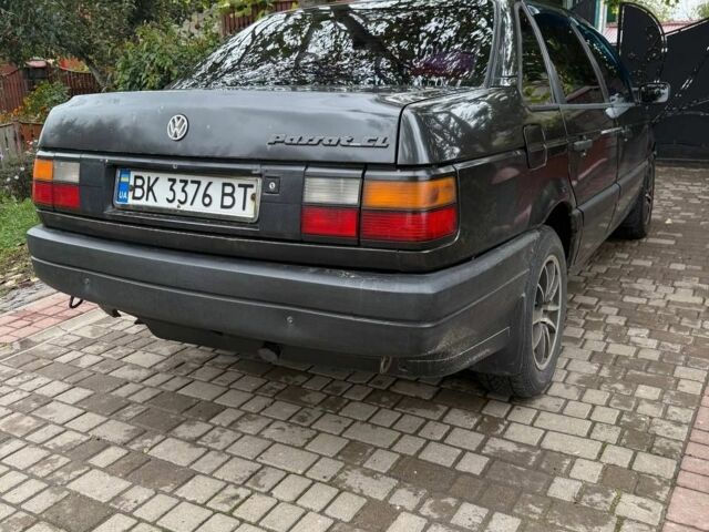 Черный Фольксваген Пассат, объемом двигателя 1.8 л и пробегом 350 тыс. км за 1800 $, фото 5 на Automoto.ua