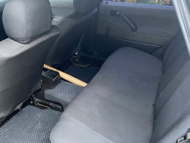 Черный Фольксваген Пассат, объемом двигателя 1.8 л и пробегом 100 тыс. км за 2100 $, фото 5 на Automoto.ua