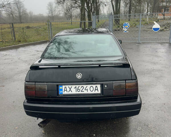 Чорний Фольксваген Пассат, об'ємом двигуна 1.8 л та пробігом 350 тис. км за 1300 $, фото 3 на Automoto.ua