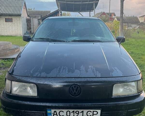 Черный Фольксваген Пассат, объемом двигателя 1.8 л и пробегом 300 тыс. км за 800 $, фото 3 на Automoto.ua