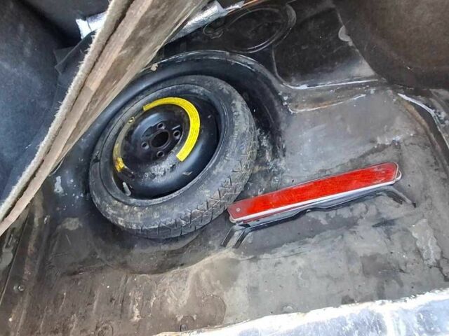 Чорний Фольксваген Пассат, об'ємом двигуна 1.9 л та пробігом 300 тис. км за 1200 $, фото 6 на Automoto.ua