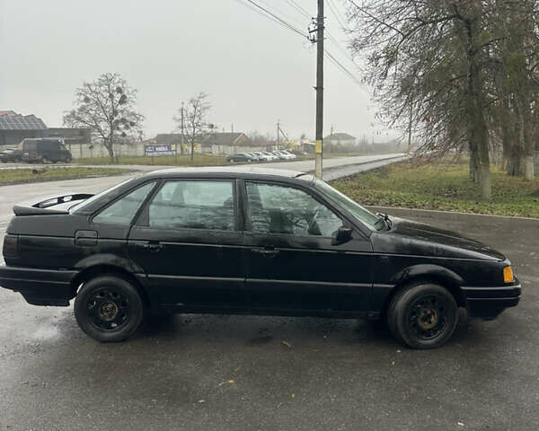 Чорний Фольксваген Пассат, об'ємом двигуна 1.8 л та пробігом 350 тис. км за 1300 $, фото 2 на Automoto.ua