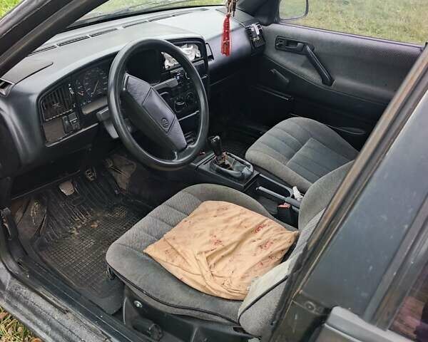 Чорний Фольксваген Пассат, об'ємом двигуна 1.6 л та пробігом 515 тис. км за 950 $, фото 1 на Automoto.ua