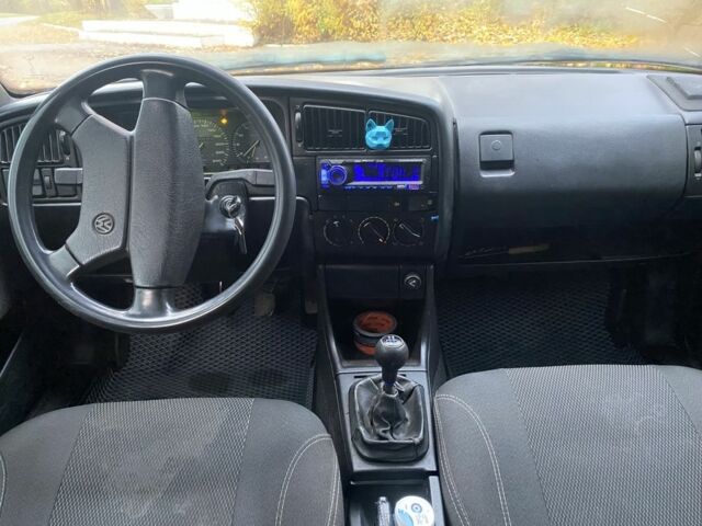 Черный Фольксваген Пассат, объемом двигателя 1.8 л и пробегом 100 тыс. км за 2100 $, фото 6 на Automoto.ua