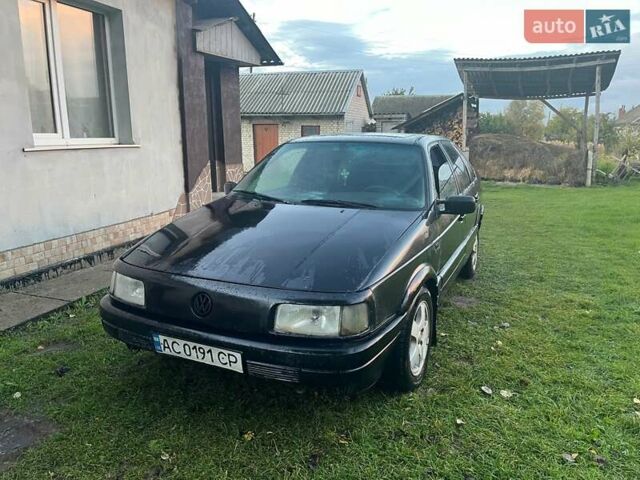 Черный Фольксваген Пассат, объемом двигателя 1.8 л и пробегом 300 тыс. км за 800 $, фото 4 на Automoto.ua