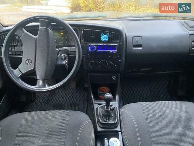 Черный Фольксваген Пассат, объемом двигателя 1.8 л и пробегом 100 тыс. км за 2100 $, фото 5 на Automoto.ua