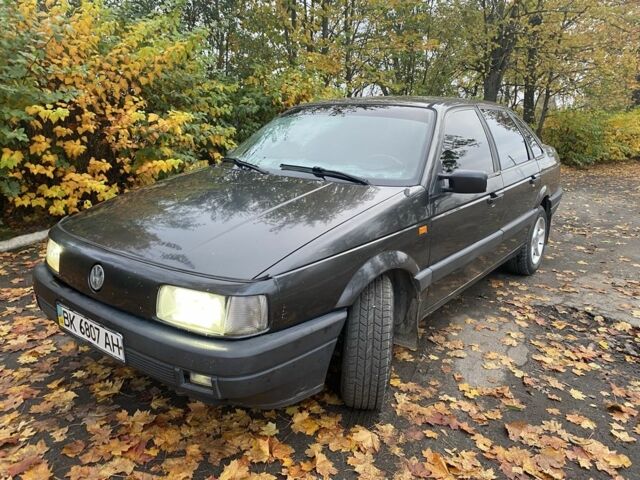 Черный Фольксваген Пассат, объемом двигателя 1.8 л и пробегом 100 тыс. км за 2100 $, фото 9 на Automoto.ua