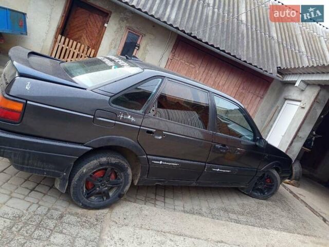 Чорний Фольксваген Пассат, об'ємом двигуна 1.8 л та пробігом 300 тис. км за 1000 $, фото 3 на Automoto.ua