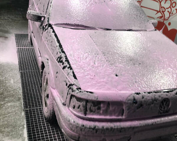 Черный Фольксваген Пассат, объемом двигателя 1.78 л и пробегом 319 тыс. км за 1450 $, фото 4 на Automoto.ua