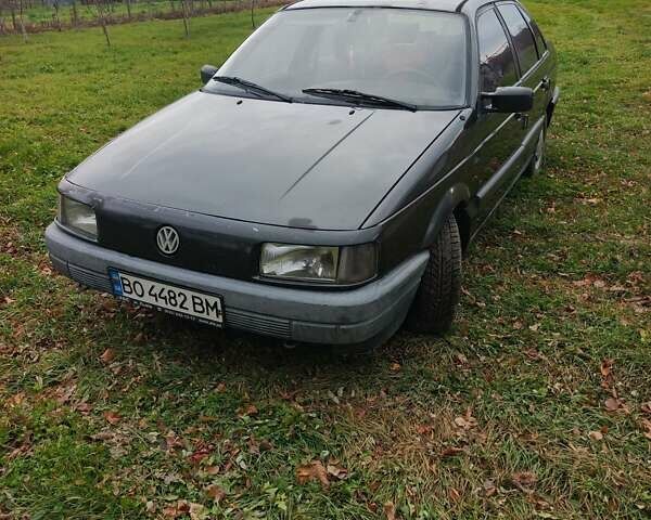 Чорний Фольксваген Пассат, об'ємом двигуна 1.6 л та пробігом 515 тис. км за 950 $, фото 2 на Automoto.ua