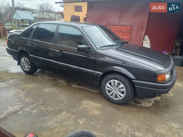 Чорний Фольксваген Пассат, об'ємом двигуна 1.3 л та пробігом 321 тис. км за 2500 $, фото 1 на Automoto.ua