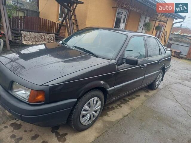 Чорний Фольксваген Пассат, об'ємом двигуна 1.3 л та пробігом 321 тис. км за 2500 $, фото 2 на Automoto.ua