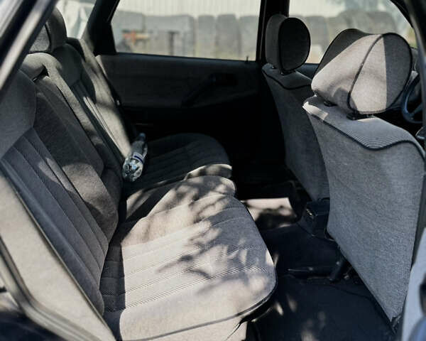 Черный Фольксваген Пассат, объемом двигателя 1.78 л и пробегом 260 тыс. км за 1900 $, фото 12 на Automoto.ua