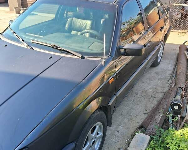 Черный Фольксваген Пассат, объемом двигателя 1.9 л и пробегом 400 тыс. км за 1900 $, фото 3 на Automoto.ua