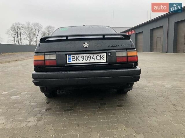 Черный Фольксваген Пассат, объемом двигателя 2 л и пробегом 468 тыс. км за 2700 $, фото 6 на Automoto.ua