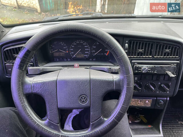 Чорний Фольксваген Пассат, об'ємом двигуна 2 л та пробігом 401 тис. км за 2000 $, фото 10 на Automoto.ua