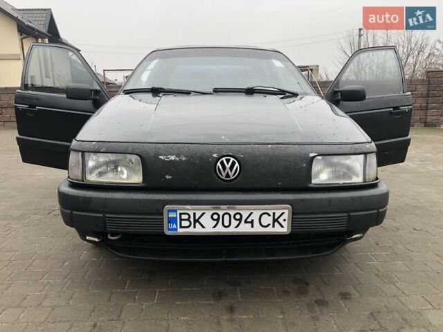 Черный Фольксваген Пассат, объемом двигателя 2 л и пробегом 468 тыс. км за 2700 $, фото 3 на Automoto.ua