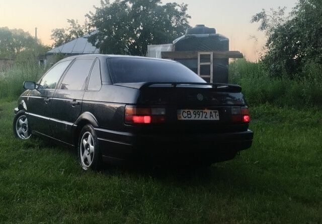 Чорний Фольксваген Пассат, об'ємом двигуна 2 л та пробігом 440 тис. км за 1400 $, фото 3 на Automoto.ua