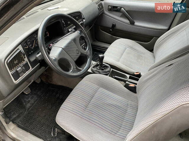 Чорний Фольксваген Пассат, об'ємом двигуна 1.78 л та пробігом 200 тис. км за 1200 $, фото 15 на Automoto.ua