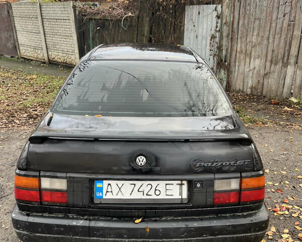 Чорний Фольксваген Пассат, об'ємом двигуна 2 л та пробігом 401 тис. км за 2000 $, фото 2 на Automoto.ua