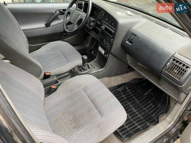 Чорний Фольксваген Пассат, об'ємом двигуна 1.78 л та пробігом 200 тис. км за 1200 $, фото 14 на Automoto.ua