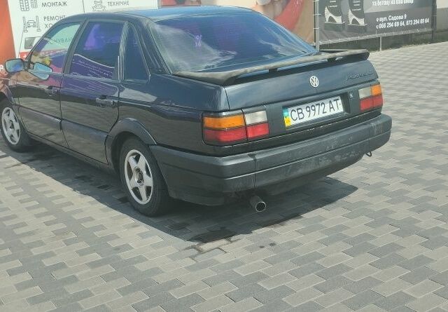 Чорний Фольксваген Пассат, об'ємом двигуна 2 л та пробігом 440 тис. км за 1400 $, фото 5 на Automoto.ua