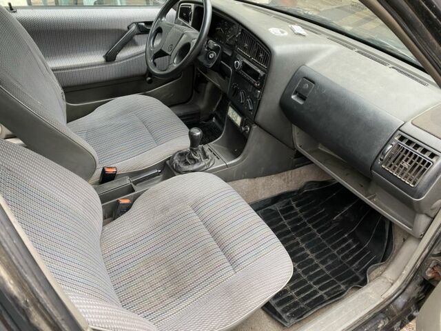 Чорний Фольксваген Пассат, об'ємом двигуна 1.8 л та пробігом 200 тис. км за 1200 $, фото 14 на Automoto.ua