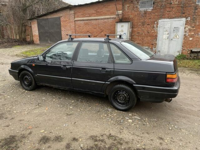 Чорний Фольксваген Пассат, об'ємом двигуна 1.8 л та пробігом 200 тис. км за 1200 $, фото 3 на Automoto.ua