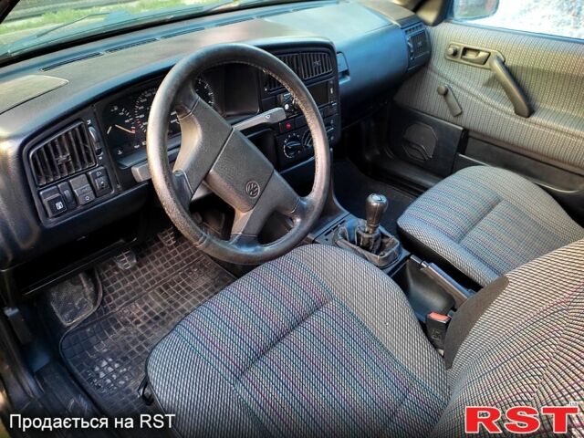 Черный Фольксваген Пассат, объемом двигателя 2 л и пробегом 279 тыс. км за 3700 $, фото 6 на Automoto.ua