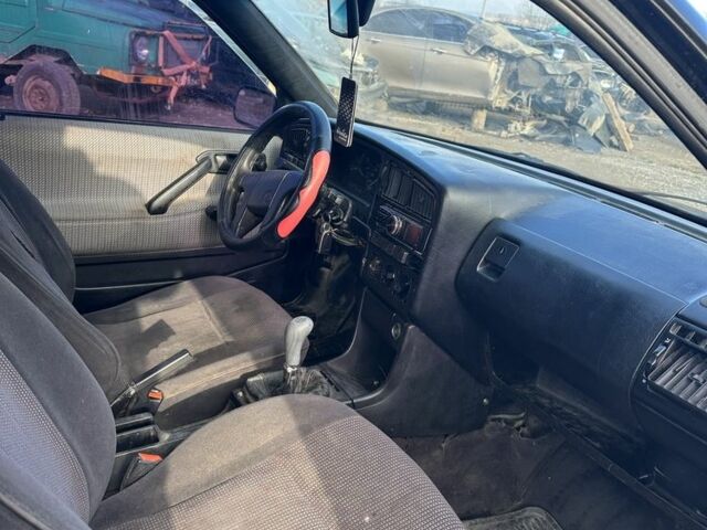 Черный Фольксваген Пассат, объемом двигателя 0 л и пробегом 250 тыс. км за 1100 $, фото 4 на Automoto.ua