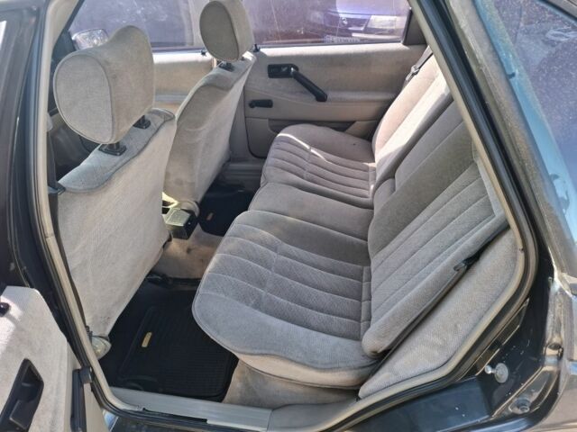 Черный Фольксваген Пассат, объемом двигателя 1.8 л и пробегом 200 тыс. км за 1550 $, фото 5 на Automoto.ua