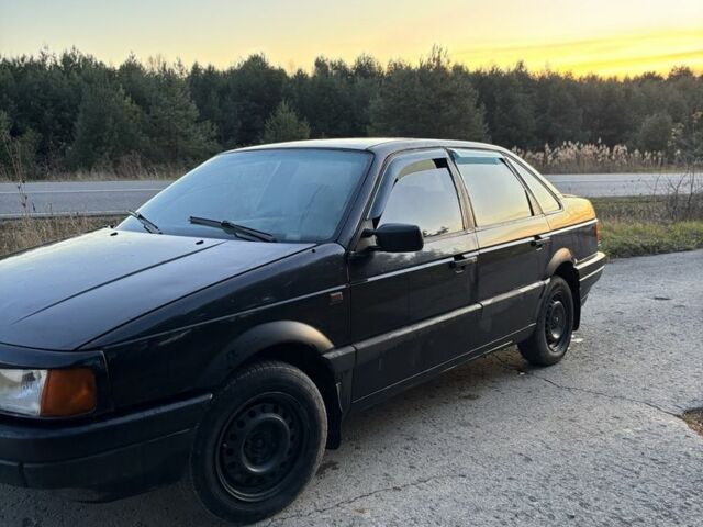 Черный Фольксваген Пассат, объемом двигателя 1.9 л и пробегом 500 тыс. км за 1700 $, фото 2 на Automoto.ua