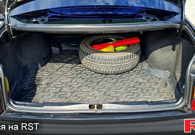 Черный Фольксваген Пассат, объемом двигателя 1.8 л и пробегом 345 тыс. км за 3100 $, фото 9 на Automoto.ua