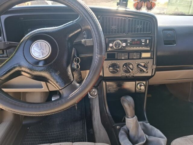 Черный Фольксваген Пассат, объемом двигателя 1.8 л и пробегом 200 тыс. км за 1550 $, фото 4 на Automoto.ua