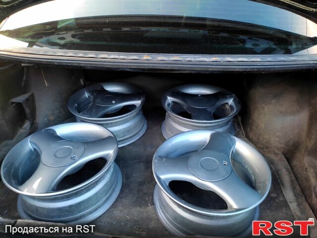 Черный Фольксваген Пассат, объемом двигателя 2 л и пробегом 279 тыс. км за 3700 $, фото 5 на Automoto.ua