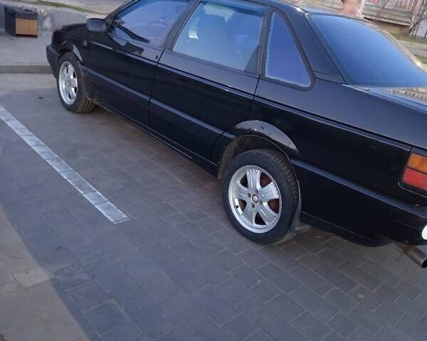 Черный Фольксваген Пассат, объемом двигателя 0 л и пробегом 448 тыс. км за 2100 $, фото 3 на Automoto.ua