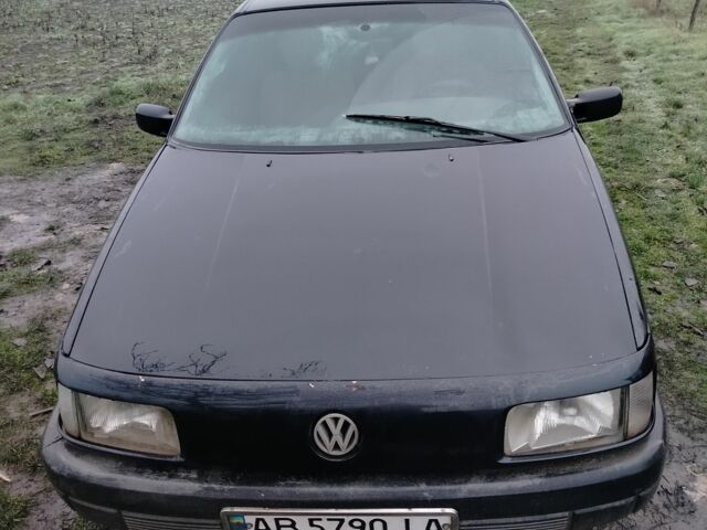 Чорний Фольксваген Пассат, об'ємом двигуна 2 л та пробігом 350 тис. км за 1000 $, фото 1 на Automoto.ua