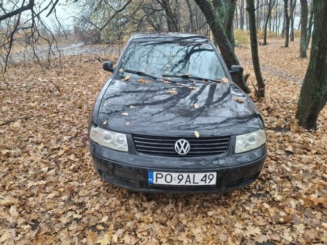 Черный Фольксваген Пассат, объемом двигателя 0 л и пробегом 216 тыс. км за 1071 $, фото 1 на Automoto.ua