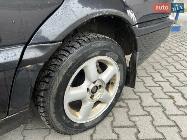 Черный Фольксваген Пассат, объемом двигателя 1.98 л и пробегом 300 тыс. км за 2300 $, фото 11 на Automoto.ua