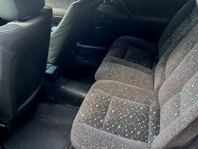 Чорний Фольксваген Пассат, об'ємом двигуна 2 л та пробігом 427 тис. км за 2650 $, фото 3 на Automoto.ua