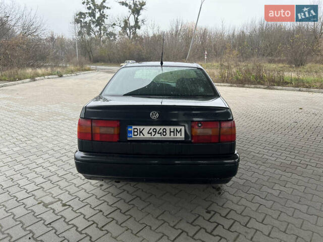 Черный Фольксваген Пассат, объемом двигателя 1.98 л и пробегом 300 тыс. км за 2300 $, фото 5 на Automoto.ua