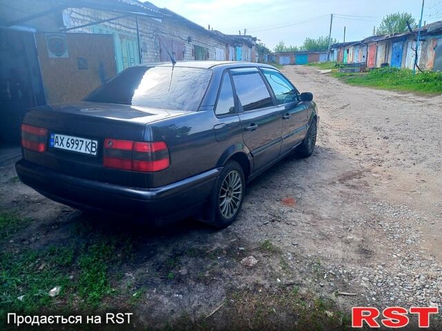 Чорний Фольксваген Пассат, об'ємом двигуна 2 л та пробігом 427 тис. км за 2650 $, фото 1 на Automoto.ua