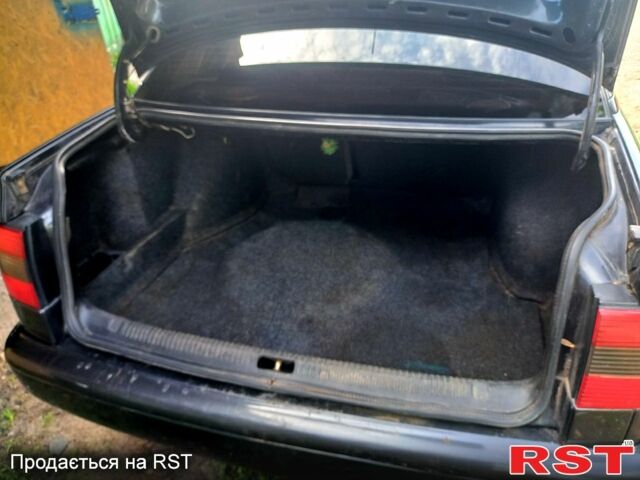 Чорний Фольксваген Пассат, об'ємом двигуна 2 л та пробігом 427 тис. км за 2650 $, фото 4 на Automoto.ua