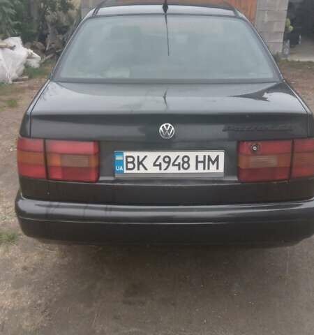 Черный Фольксваген Пассат, объемом двигателя 2 л и пробегом 290 тыс. км за 1300 $, фото 5 на Automoto.ua